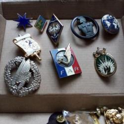 BO&Icirc;TE INSIGNES MILITAIRE POLICE AM&Eacute;RINDIENNE DIVERS