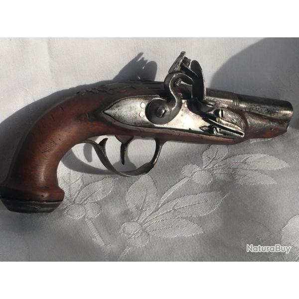 PISTOLET � SILEX  (vers 1770)
