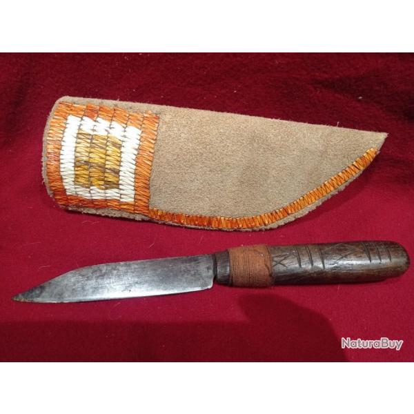 �tui a Couteau indien quill� avec son couteauBroderie au piquants tr�s rare
