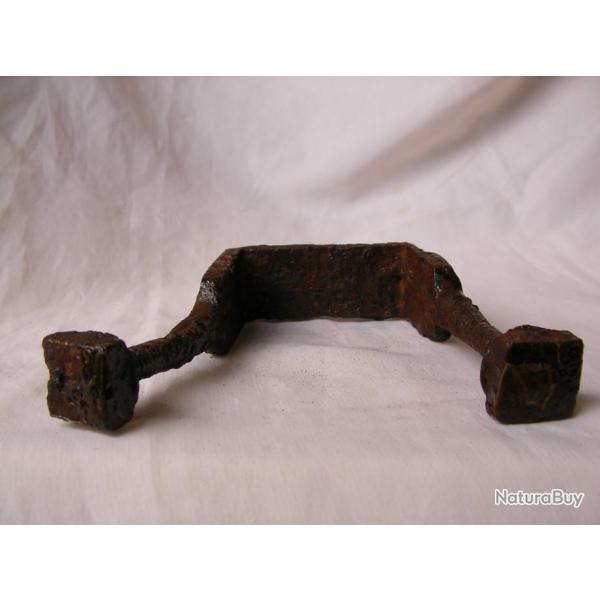 WW1 RELIQUE/CURIOSIT� ANCIENNE ZONE DE COMBATS WW1 ATTACHE EN " U " EN FER 12 CM