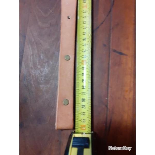 Vend bretelle pour carabine �tat neuf jamais port�  90 Cm de long r�glable cuir de tr�s  bonne quali