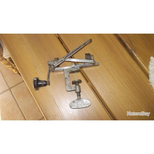 ancien sertisseur cal 16/65 manufacture d'armes st etienne broches et centrale