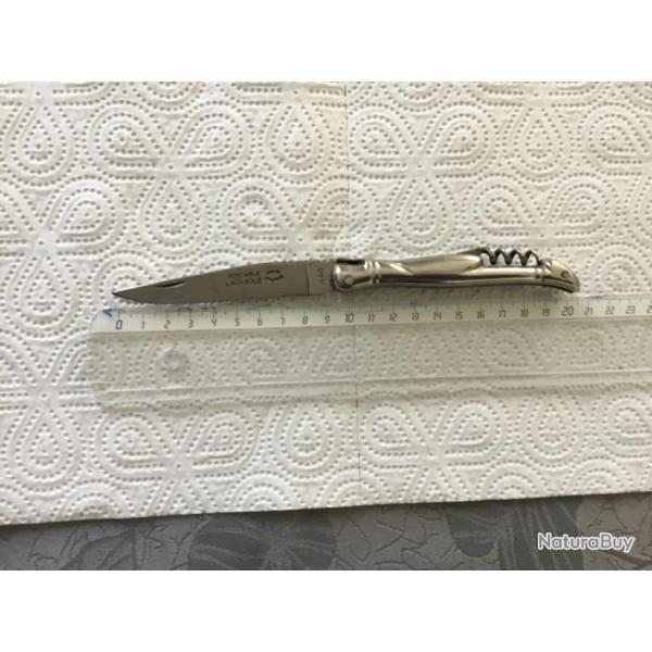 Vends couteaux pliants en m�tal LAGUIOLE