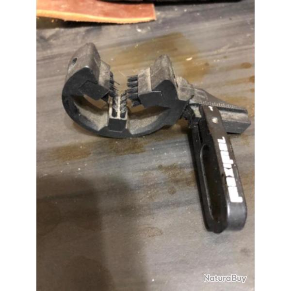 Repose fl�che � brosses