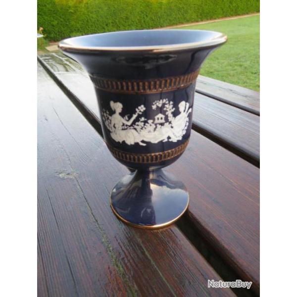 Ancien vase d�cors sc�nes grecques antique couleur bleu cobalt avec garniture dor�e-Italie(Vers1970)