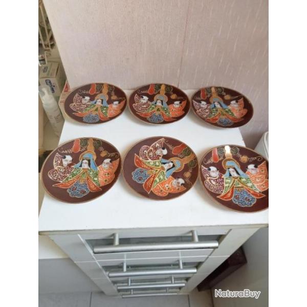 6 sous tasses diam�tre 13 cm en porcelaine, satsuma
