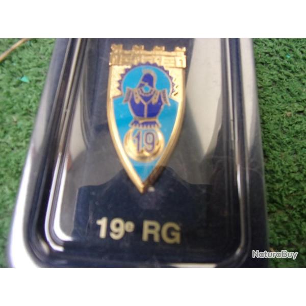 insigne militaire 19 RG