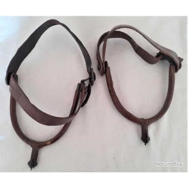 FR146410a Paire peron officier mle 1900