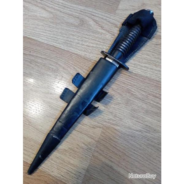 Dague type air service, mod�le vierge.