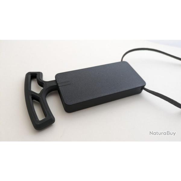 Dague de poing polym�res avec fourreau