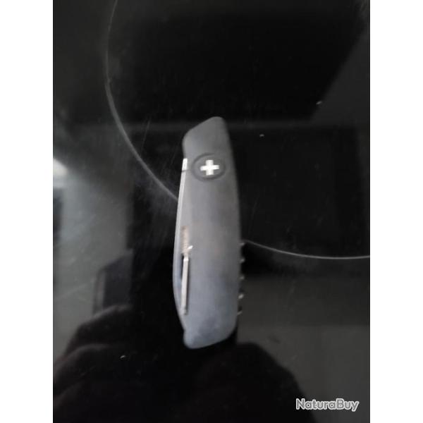 TRES BEAU PETIT COUTEAU SUISSE PLIANT