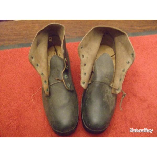Galoches de corv�es de l'Arm�e Fran�aise 14/18 . Militaria  uniforme. Lot N 2 .