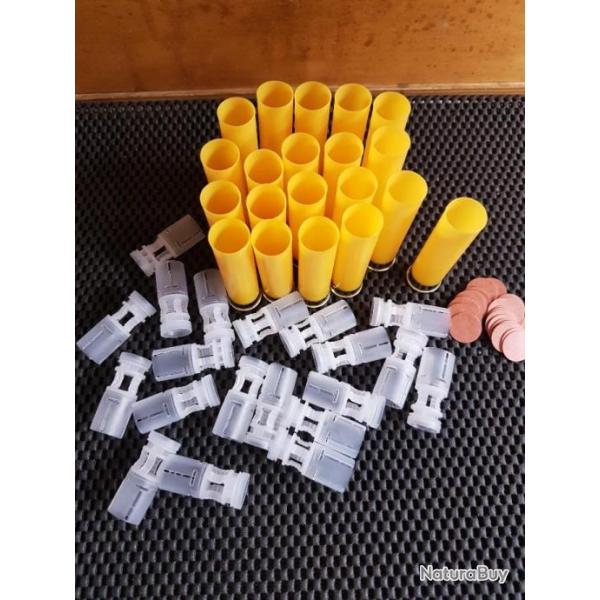 Douilles neuves calibre 20/70 non amorc�es et bourres jupes plastique plus cartonnettes de fermeture