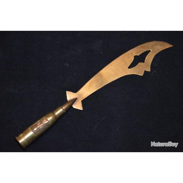 ARTISANAT DE TRANCHEE/POILU-COUPE PAPIER-ECU AVEC FLEURS DE LYS-GUERRE 1914/1918