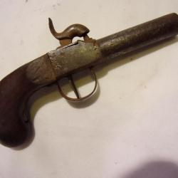 GROS COUP DE POING A PERCUSSION.