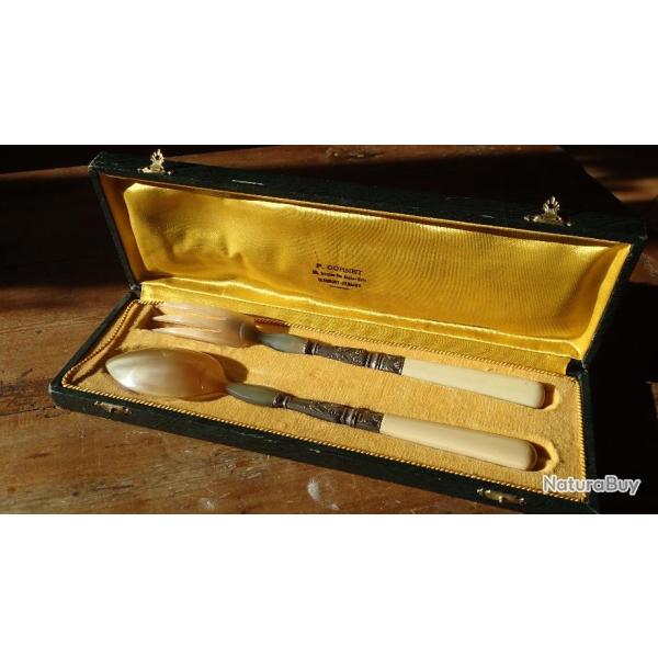 SERVICE A SALADE CORNE