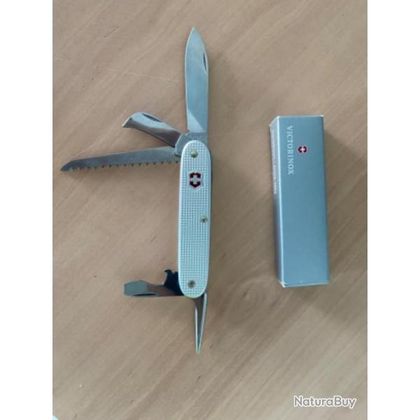 Victorinox Swiss Army 7