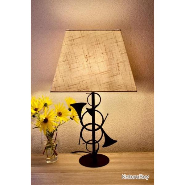 pied de lampe trompes