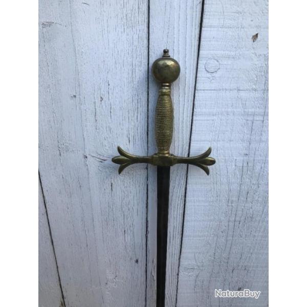 grande epee medieval decor fleur de lys