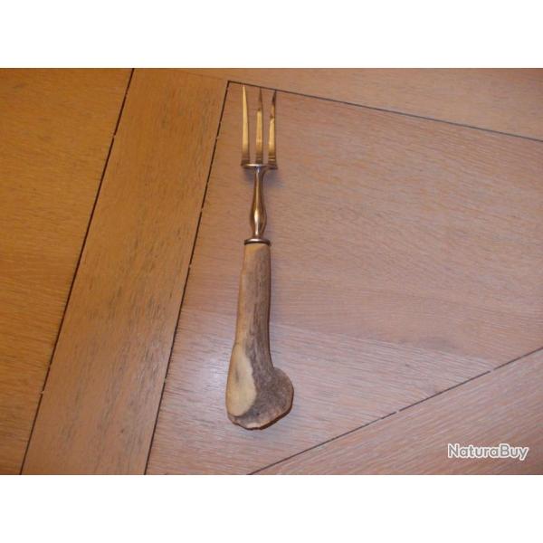 FOURCHETTE A DECOUPER MANCHE BOIS DE CERF