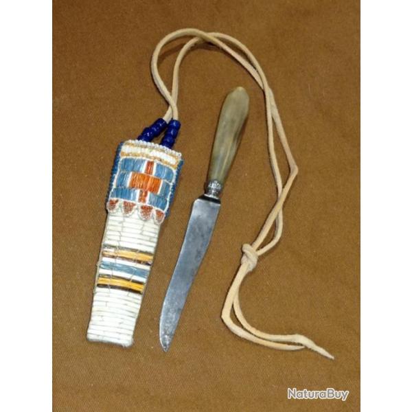 Superbe couteau de cou avec son �tui en quill  piquants de porc Epic indien am�rindien trappeur