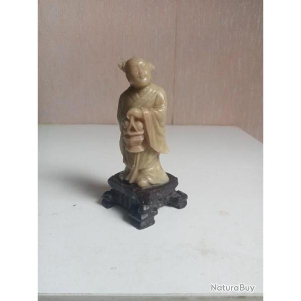 statuette asiatique, art du XIX�me, en pierre vert  hauteur 10 cm