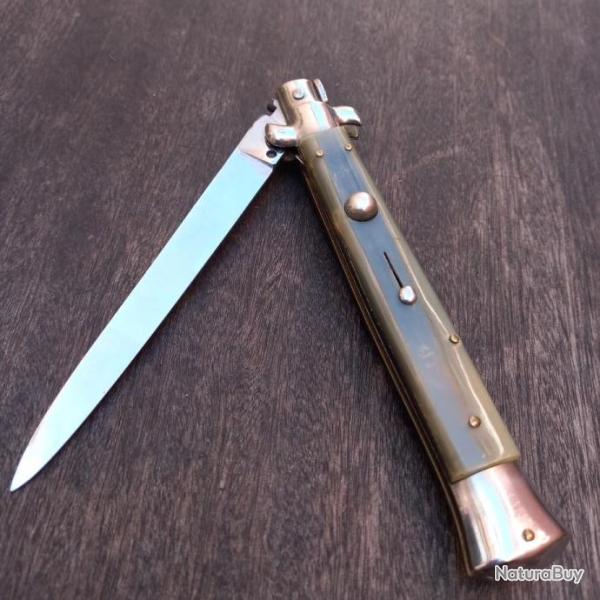 Tr�s Grand Couteau AUTOMATIQUE Manche en Corne