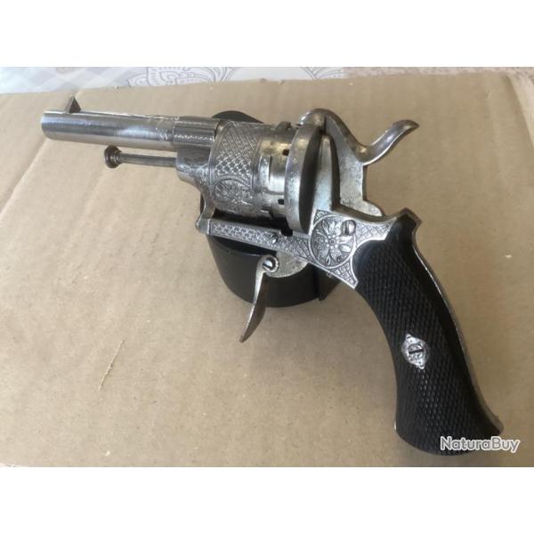 superbe revolver  broche - modle de luxe  - calibre 7 mm - Lepage Frres (priode 1860 / 1870)