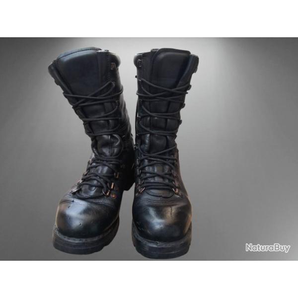 Paire de rangers en cuir de la Bundeswehr - Pointure 38 .