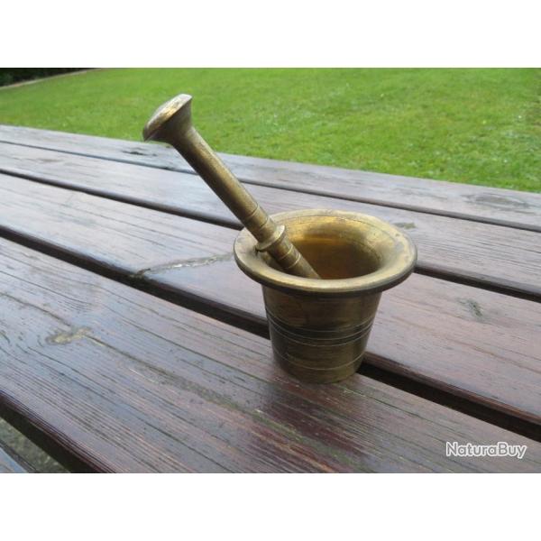 VINTAGE - Ancien grand mortier d'apothicaire avec son pilon d'origine en bronze dor� (D�but XX�)