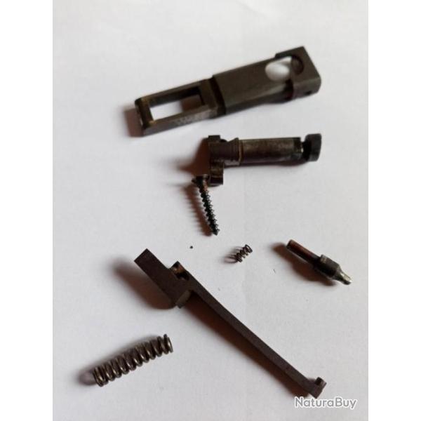 LOT PIECES  JUXT CAL 16  : "  MANUFACTURE D ARMES  DE  CHATELLERAULT "  (  verrou , g�chette , ...)