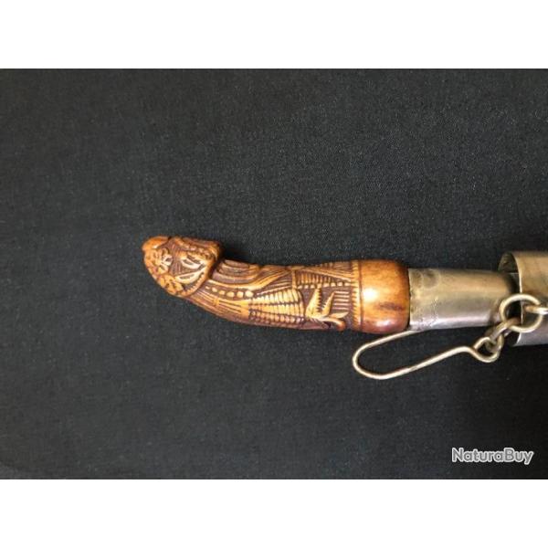 couteau manche en bois sculpte d'un phallus penis