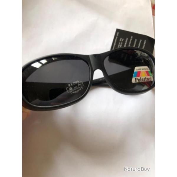 1 paire de lunettes solaires surlunette seariver  peche MER
