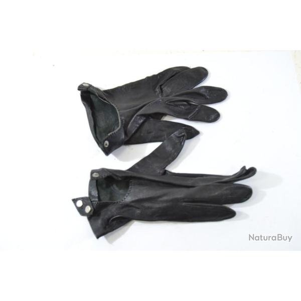 Ancienne paire de gants en cuir noir, petite taille, id�al femme. Reconstitution historique mode