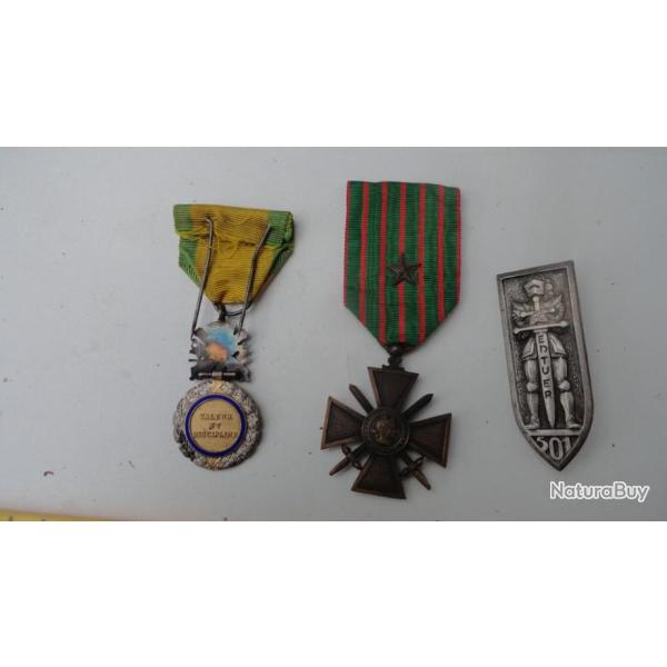 Lot de 3 mdailles et pucelle....1870..1914..et 39/45