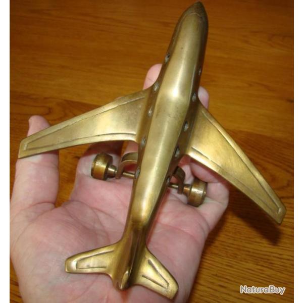 SUPERBE PETIT AVION EN BRONZE DE FABRICATION ARTISANALE POUR COLLECTION OU JOUET