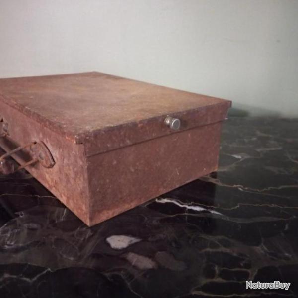 rare    ancienne  valisette en m�tal pour marchands ambulant  et commerce  d�but XX �me