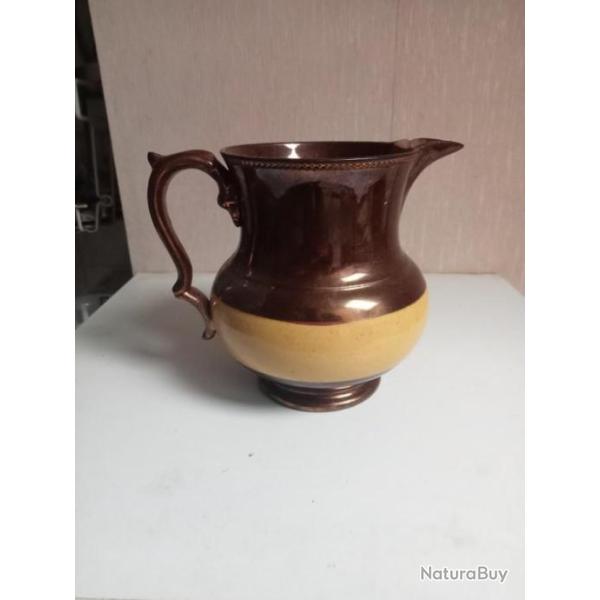 pichet ancien de jersey hauteur 13 cm x 16 cm