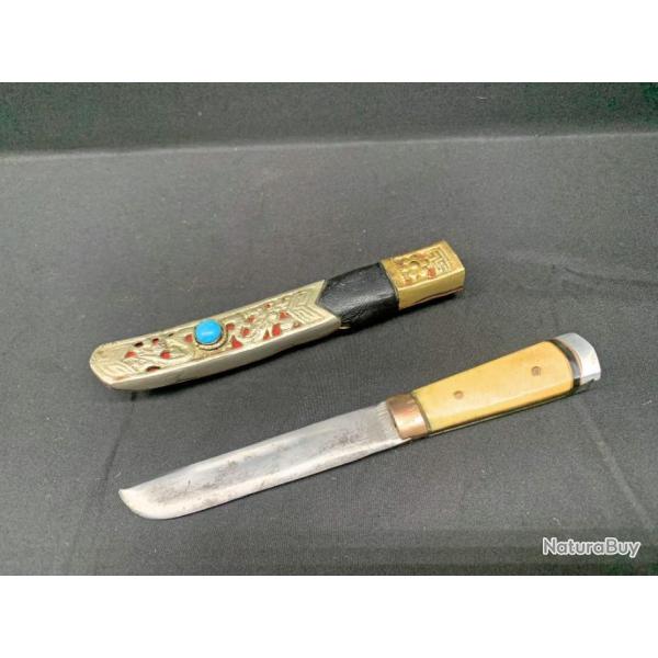 BEAU COUTEAU D'ASIE TIBETAIN, PREMIERE MOITIE DU XX� SIECLE, FOURREAU ORNE DE TURQUOISE