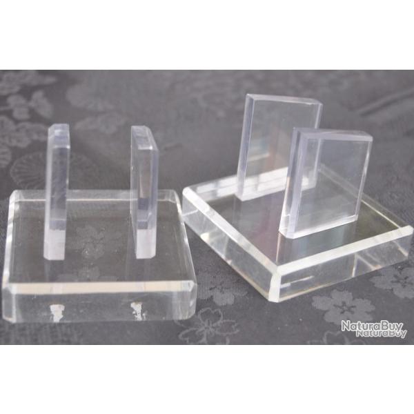 PRESENTOIRS POUR PISTOLETS EN PLEXIGLAS ( NEUF )