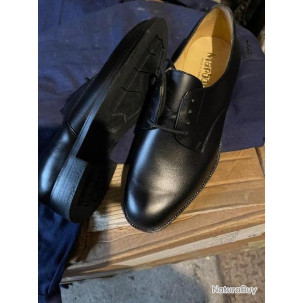 Chaussure basse cuir arm�e de terre T40