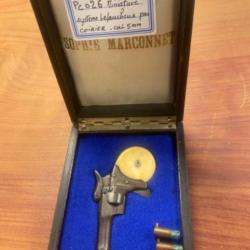 pistolet miniature par COIRIER bd des italiens à paris.