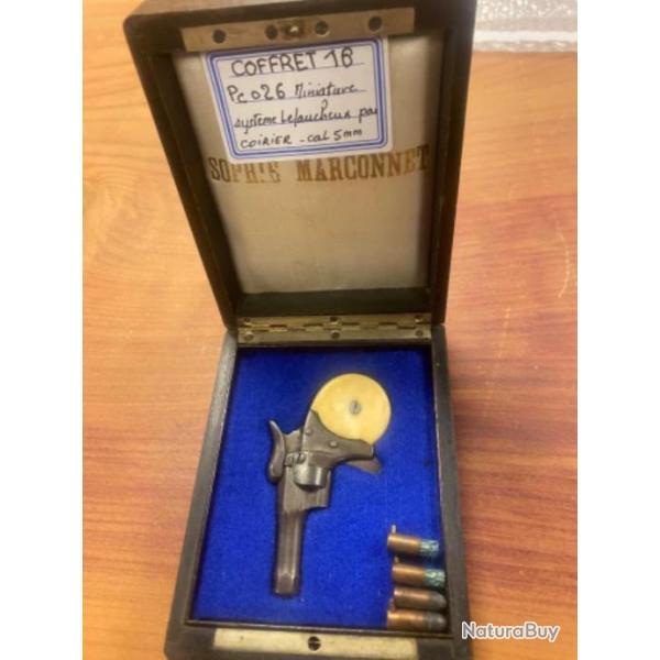 pistolet miniature par COIRIER bd des italiens � paris.