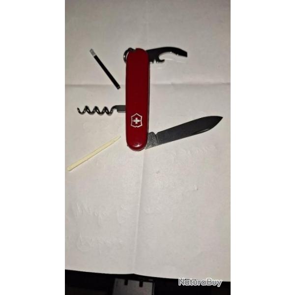 VICTORINOX WAITER RED NEUF en stock