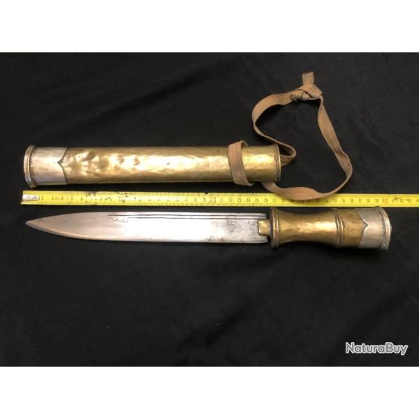 grand couteau chinois manche en laiton avec son fourreau