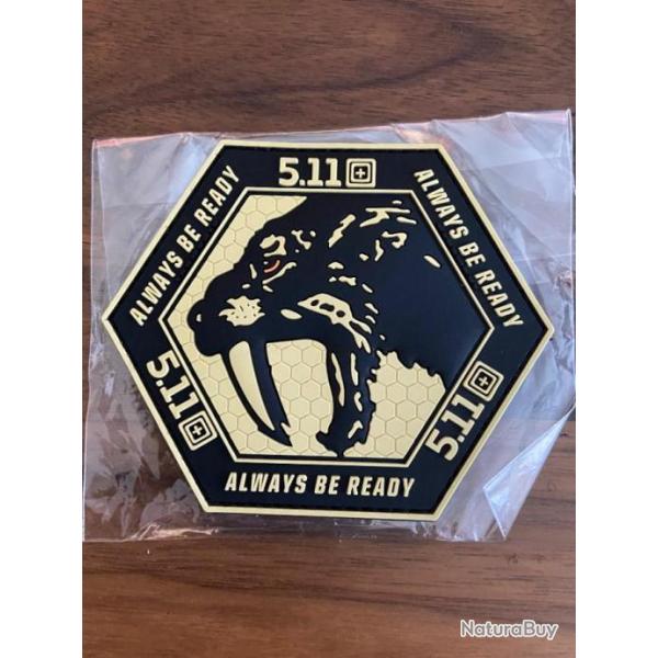 �cusson Patch Tigre � dents de sabre groupe d'intervention fond beige Neuf