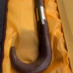 Canne &Eacute;p&eacute;e en Bois de Rose et Acier T10. Tranchant affut&eacute;. Fait main dans notre forge traditionnelle