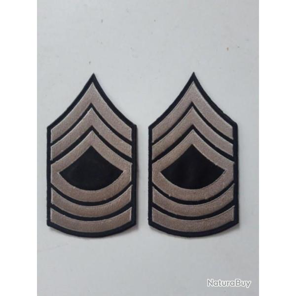 PAIRE D INSIGNES DE MASTER SERGEANT U.S. CHEVRONS BEIGE