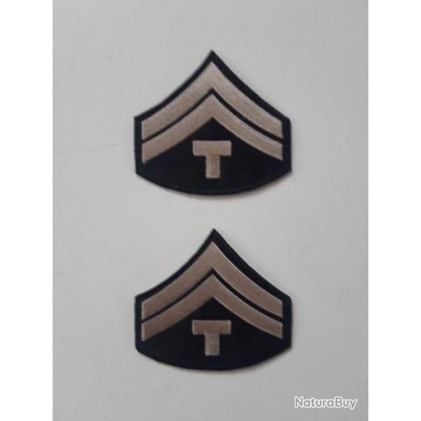 PAIRE D INSIGNES DE TECHNITIAN 5TH GRADE U.S. CHEVRONS BEIGE