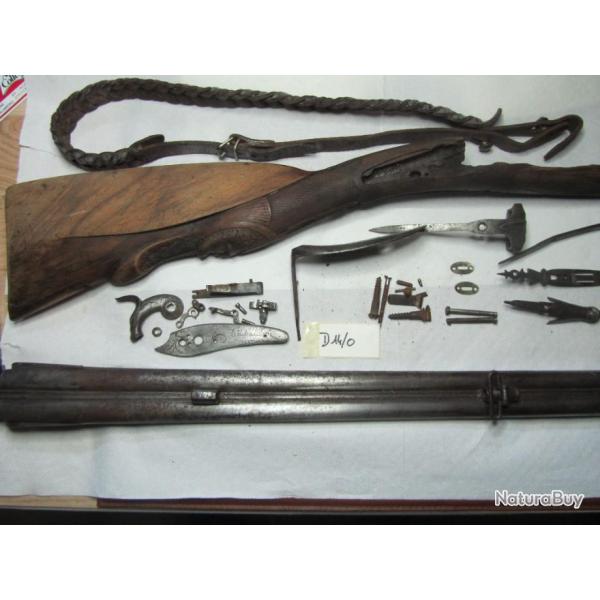 PIECE DETACHEES DE FUSIL CANON A BECHE CROSSE SCULPTEE ET BRETELLE - D14O